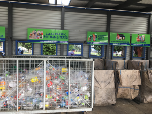 Plastic sorting bay