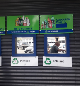 Sorting recycling into bays